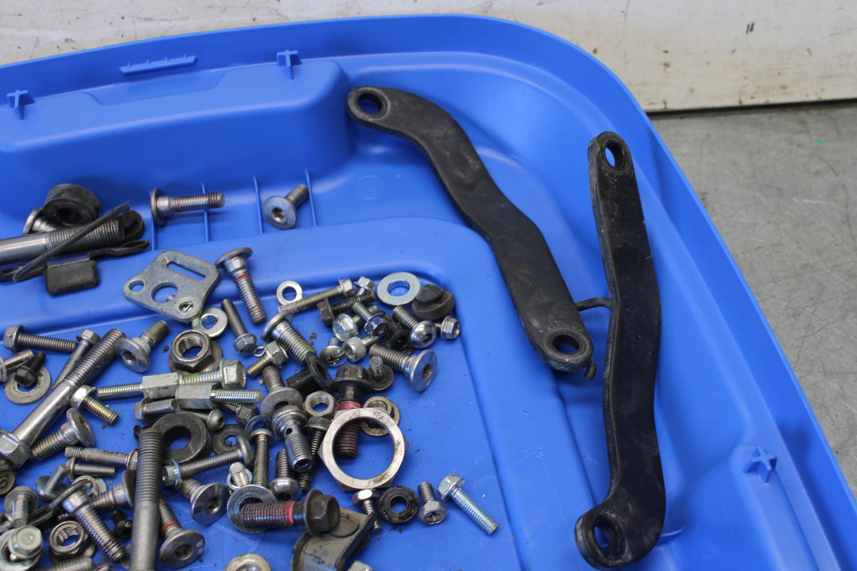 19-22 KAWASAKI Z400 ENGINE MOUNTING BOLTS HARDWARE MOTOR SCREWS BB708