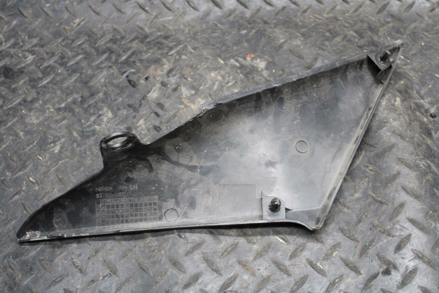 03-04 HONDA CBR600RR LEFT FRONT SIDE SEAT SADDLE PANEL TRIM COWL FAIRING BB218