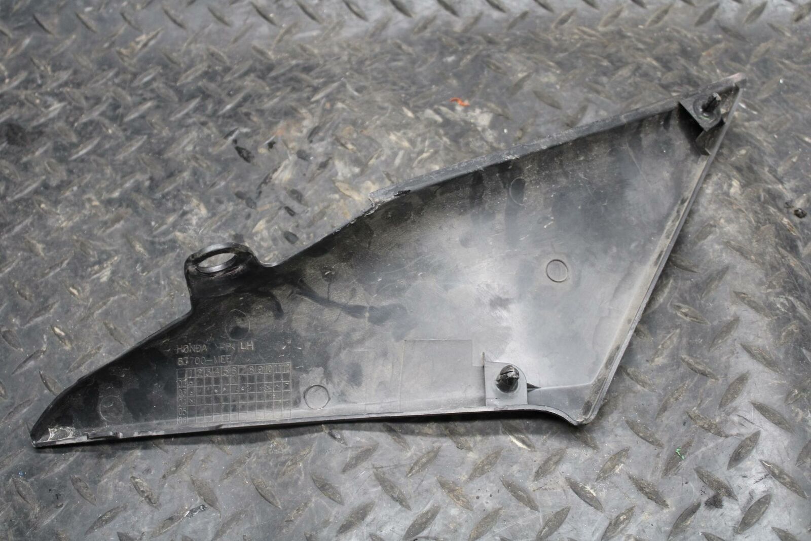 03-04 HONDA CBR600RR LEFT FRONT SIDE SEAT SADDLE PANEL TRIM COWL FAIRING BB218