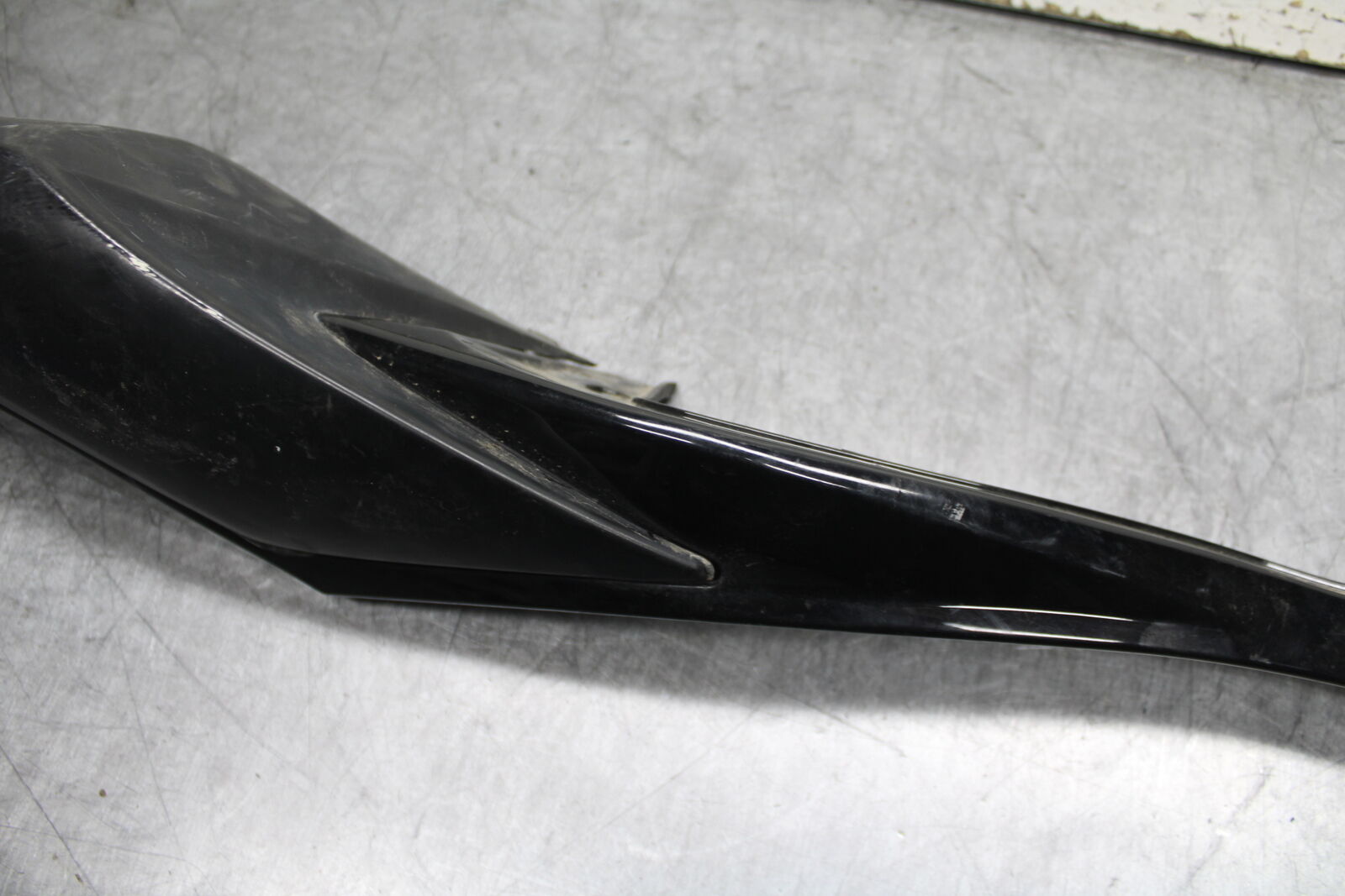 08-10 SUZUKI GSXR 600  RIGHT REAR BACK TAIL FAIRING COWL SHROUD BB101
