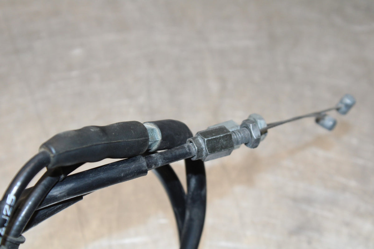 04-05 YAMAHA YZF R1 THROTTLE CABLES LINES BB173