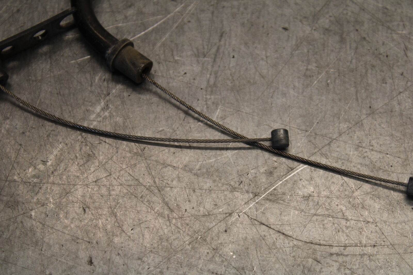 05-06 SUZUKI GSXR1000 THROTTLE CABLES LINES 58300-41G00 58300-41G10 BB663