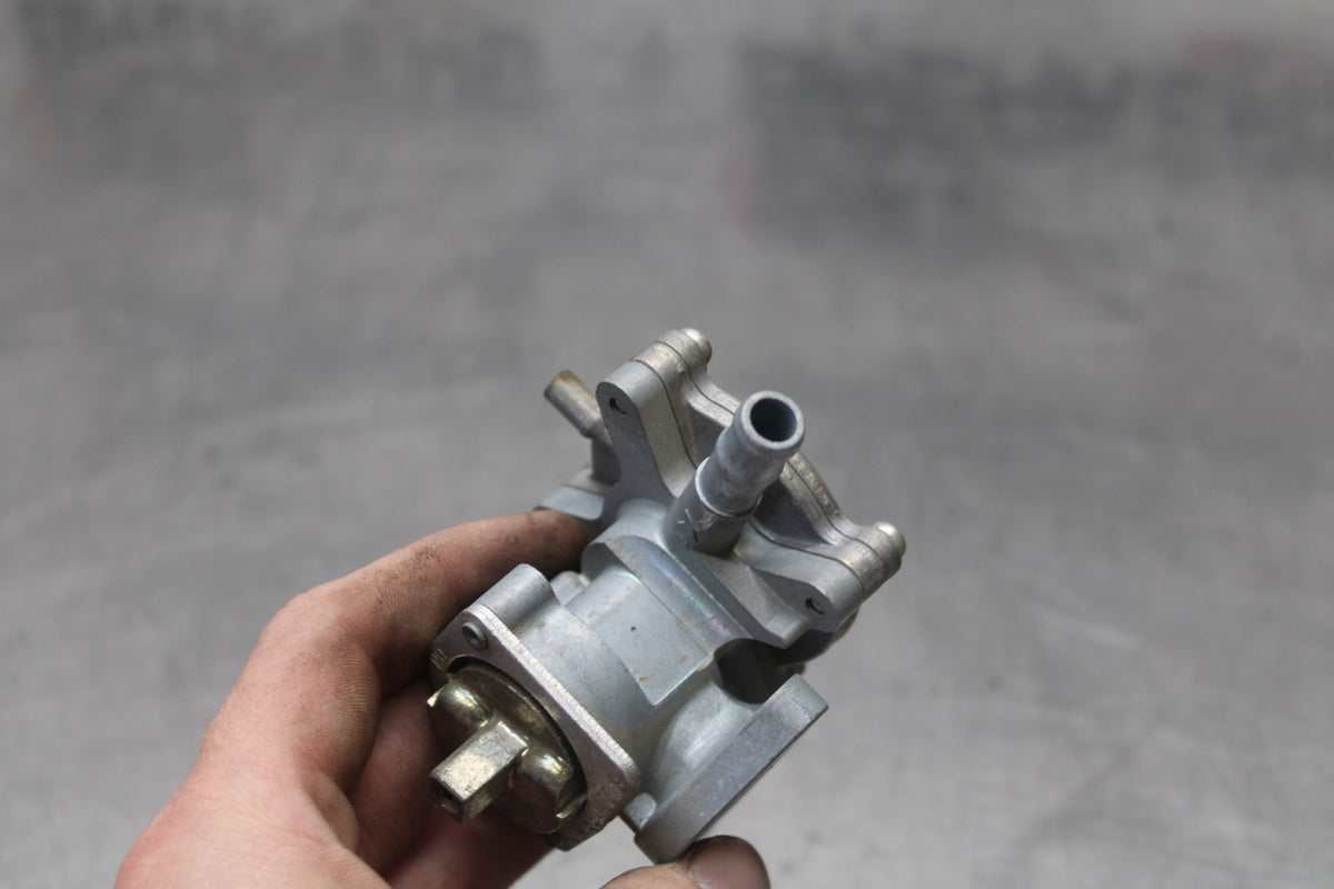 98-05 HONDA SUPER HAWK 1000 VTR1000F FUEL TANK PETCOCK SHUT ON OFF VALVE BB924