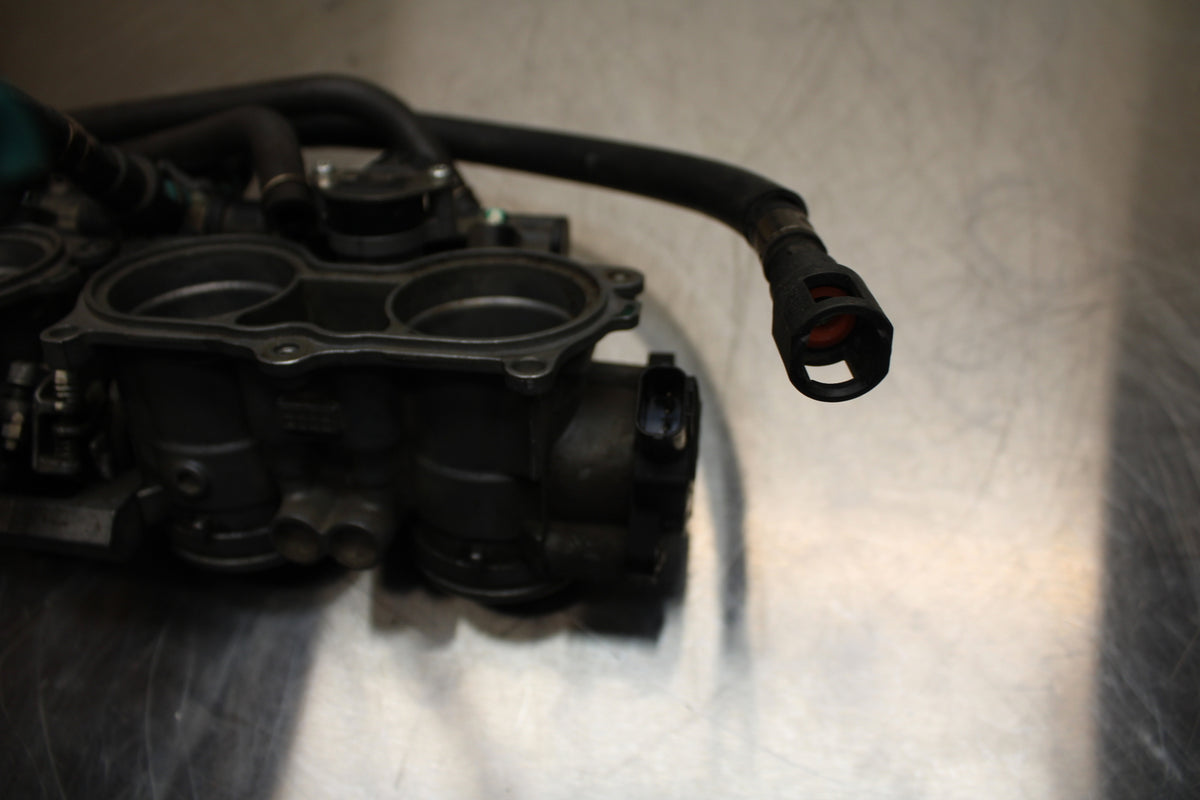 07-12 HONDA CBR600RR MAIN FUEL INJECTORS / THROTTLE BODIES 16400-MFJ-L01 BB135