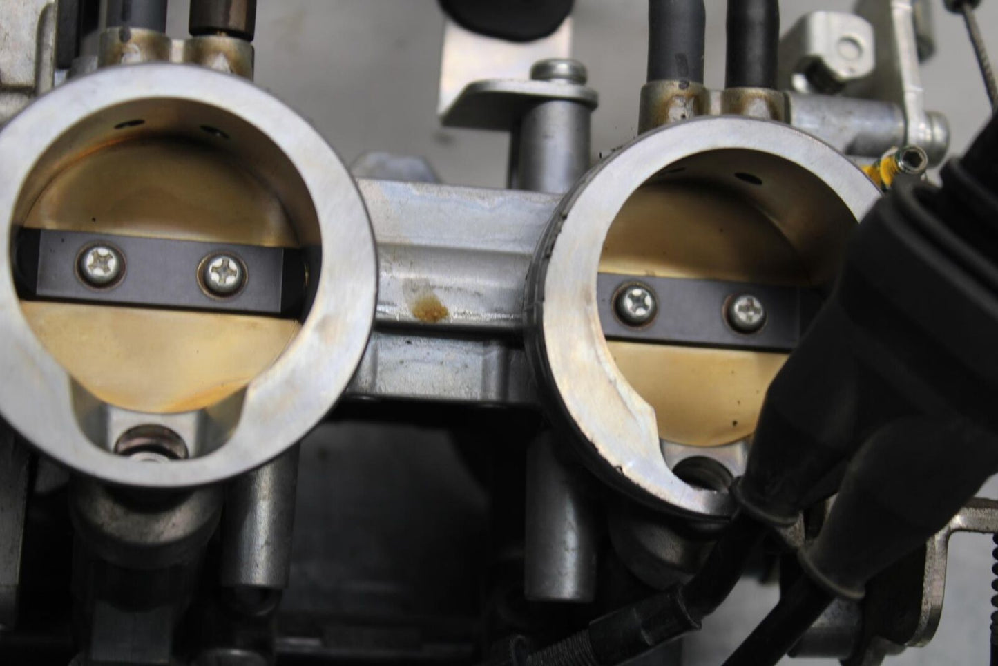 2011 Kawasaki Ninja ZX6R ZX600R MAIN FUEL INJECTORS / THROTTLE BODIES BB587