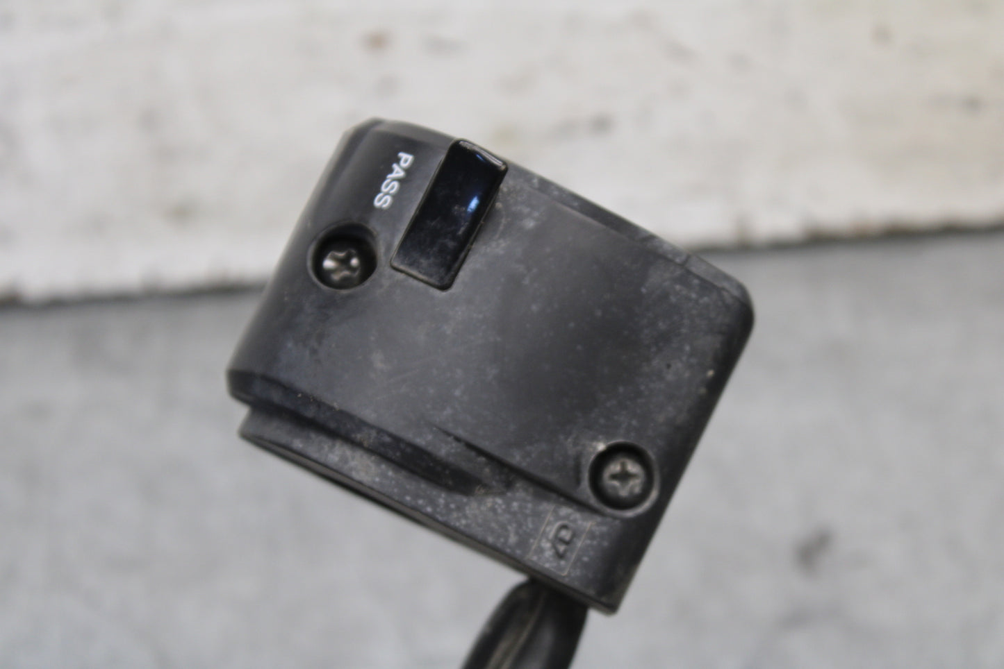 19-22 KAWASAKI Z400 LEFT CLIP ON HANDLE HORN SIGNALS SWITCH SWITCHES BB708