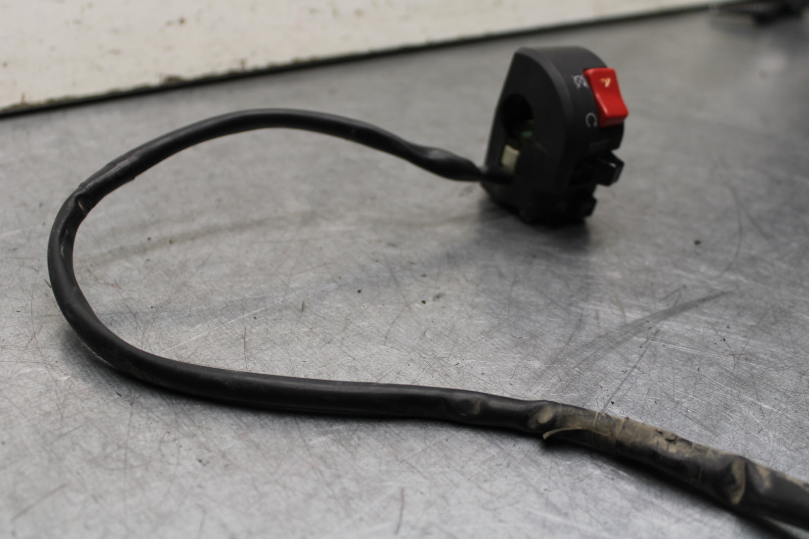 16 KAWASAKI NINJA ZX10R RIGHT HANDLE KILL OFF START SWITCH SWITCHES BB650