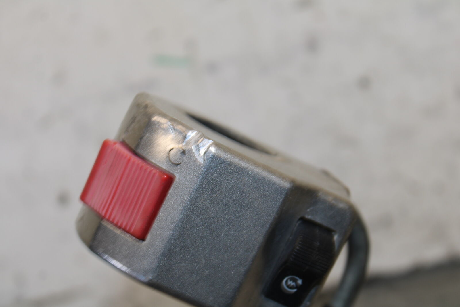 87-03 SUZUKI INTRUDER 1400 VS1400GLP RIGHT HANDLE KILL OFF START SWITCH  BB702