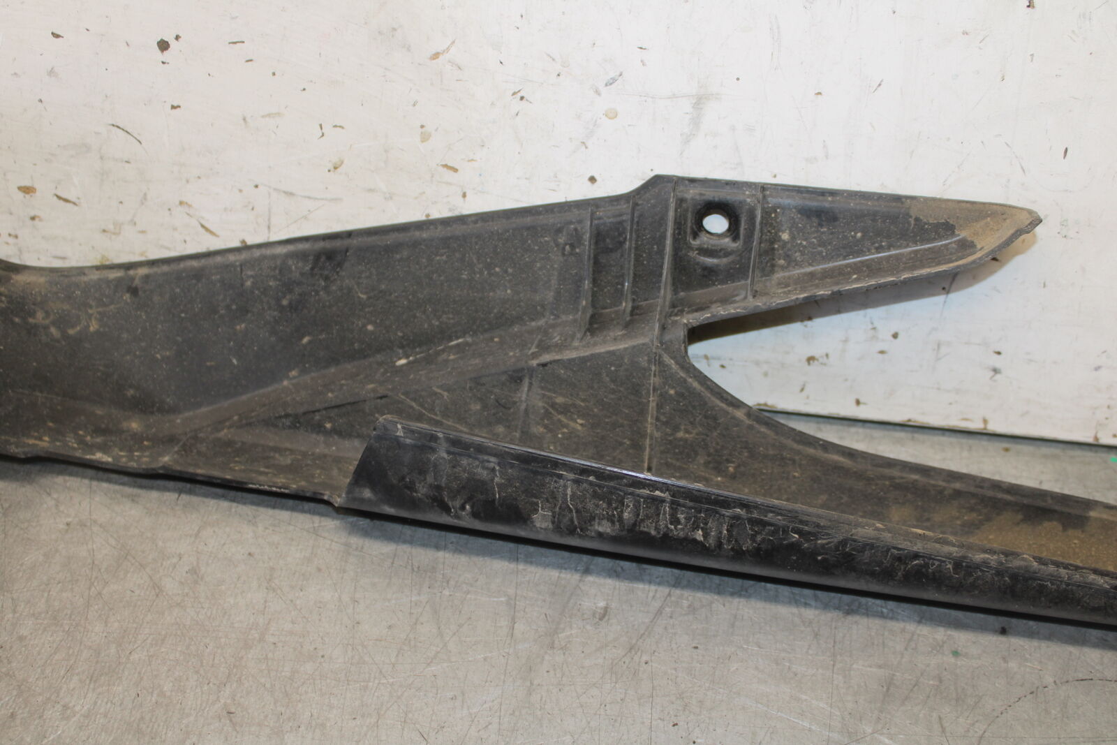 13-15 HONDA CBR500R REAR BACK DRIVE CHAIN GUARD COVER SHIELD 40510-MGZ-J00 BB704