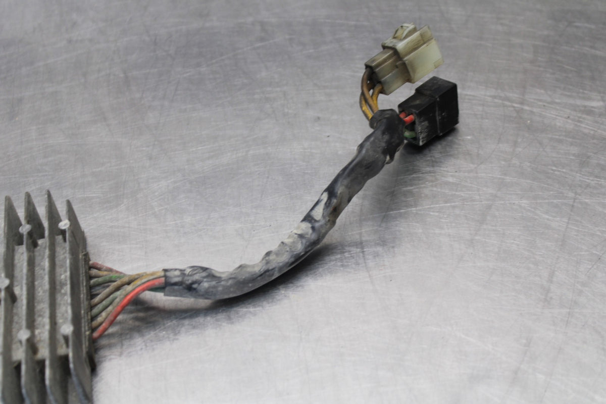 05 DUCATI SUPERSPORT 800 RECTIFIER VOLTAGE REGULATOR BB913