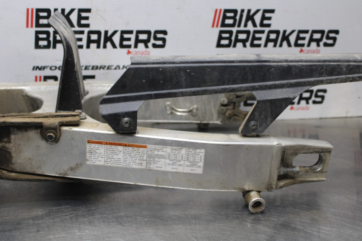 01-03 SUZUKI GSXR600 REAR SWINGARM BACK SUSPENSION SWING ARM BB841