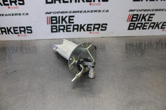 07 SUZUKI GSXR1000 FUEL PUMP GAS PETROL SENDER UNIT 15100-21H00 BB770