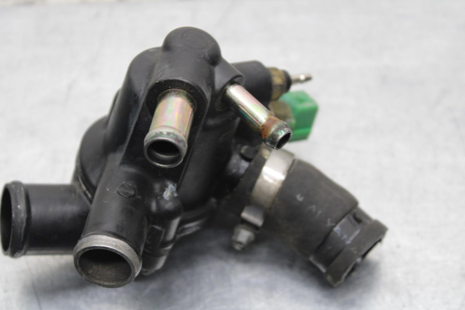 2000 Honda Super Hawk 1000 VTR1000F THERMOSTAT HOUSING  BB577