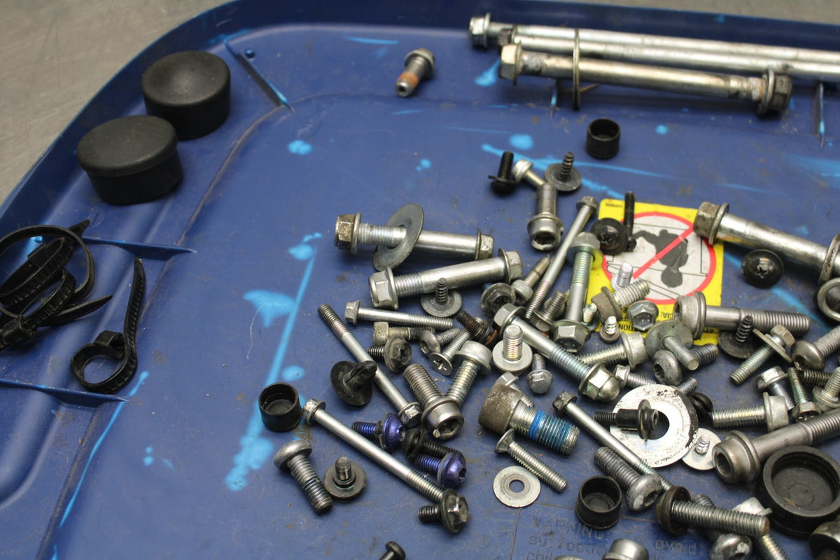 07 SUZUKI GSXR1000 ENGINE MOUNTING BOLTS HARDWARE MOTOR SCREWS BB770