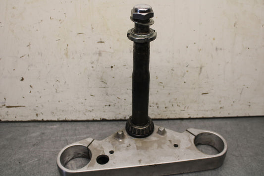 05-06 SUZUKI BOULEVARD M50 FRONT FORKS CLAMP LOWER TRIPLE TREE STEM BB671