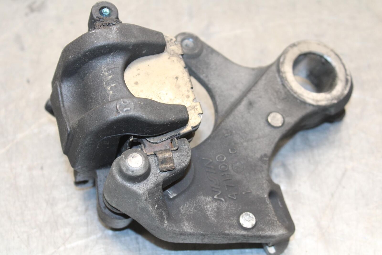 11-24 SUZUKI GSXR  600 750 REAR BACK BRAKE CALIPER W MOUNT BRACKET BB630
