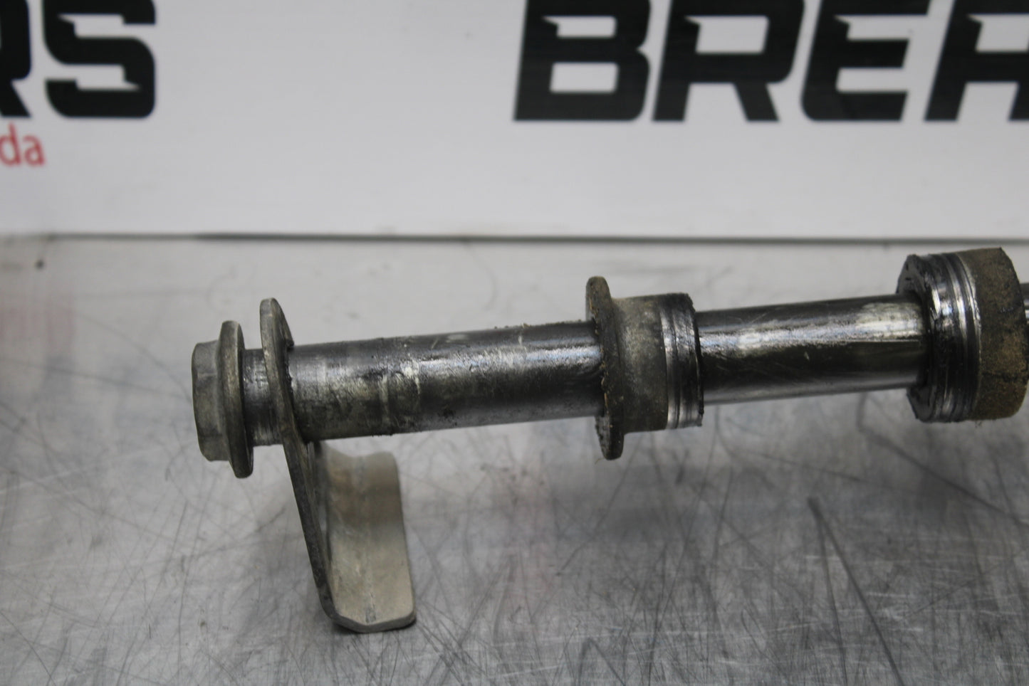 03 SUZUKI SV650S REAR AXLE BACK WHEEL RIM PIVOT BOLT AXEL BB167