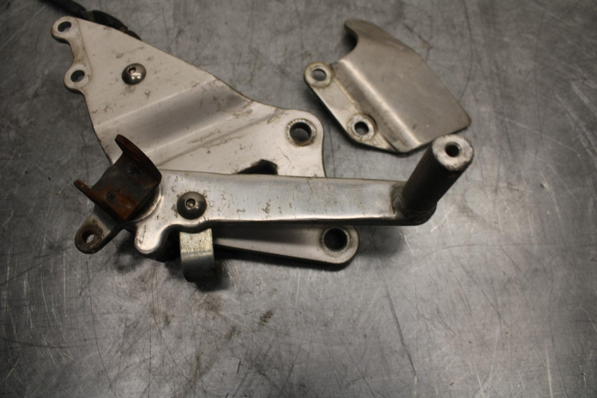 91-92 SUZUKI GSXR750 M  RIGHT REARSET REAR SET DRIVER FOOT PEG REST STOP BB493