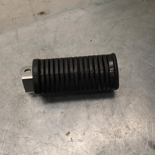 1983 Suzuki GS1100E RIGHT FRONT FOOT REST PEG STEP 43550-34501 BB37