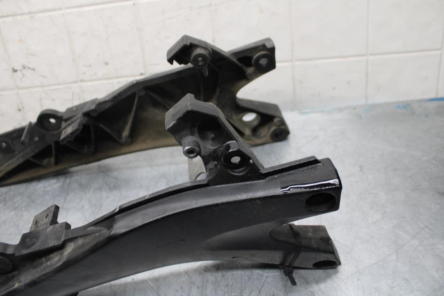 06-07 SUZUKI GSXR 600 REAR SUBFRAME BACK SUB FRAME BB499