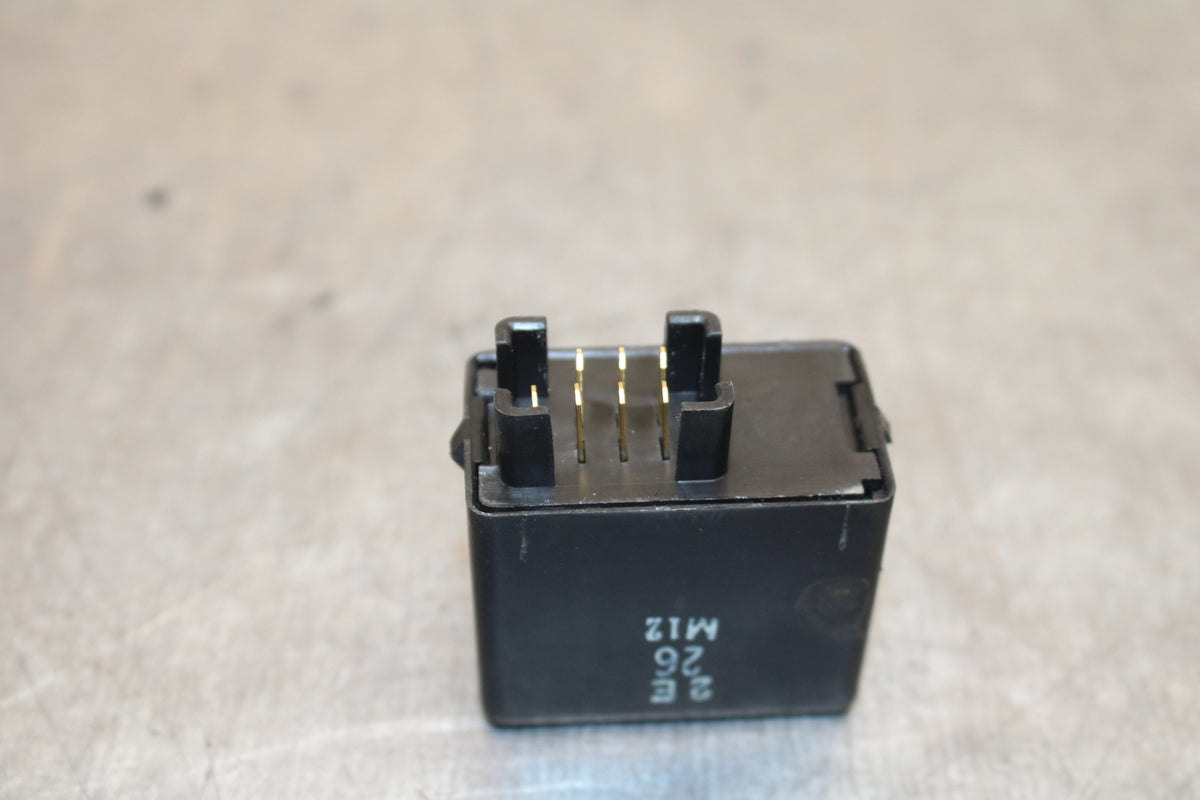 03 SUZUKI SV650S TURN SIGNAL BLINKER RELAY FLASHER SWITCH BB130