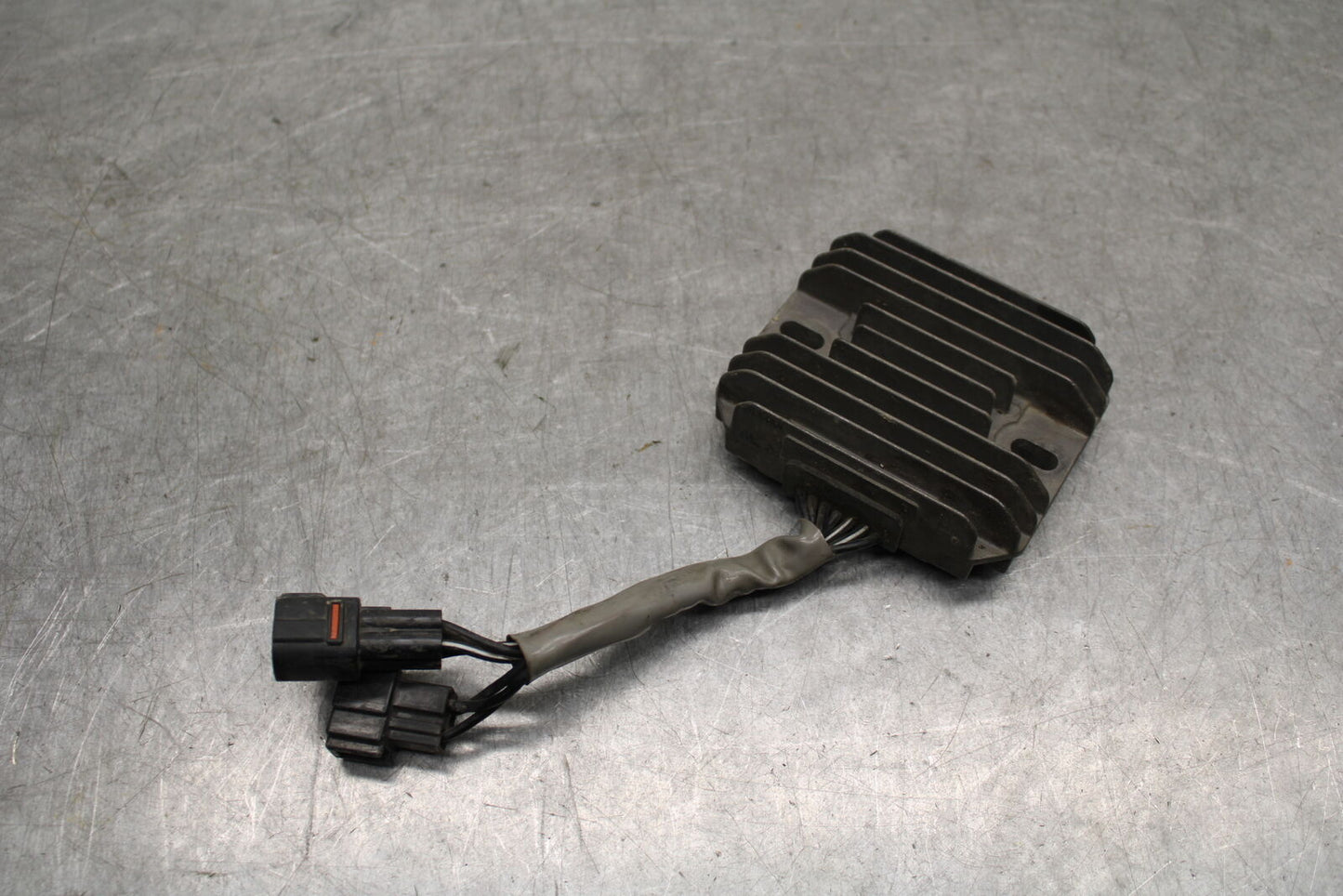 06-07 SUZUKI GSXR750 RECTIFIER VOLTAGE REGULATOR OEM 32800-21H00 BB670