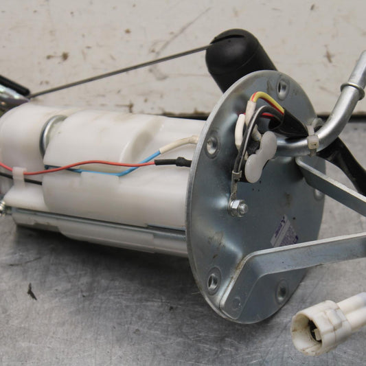 11-23 SUZUKI GSXR 750 FUEL PUMP GAS PETROL SENDER UNIT BB630