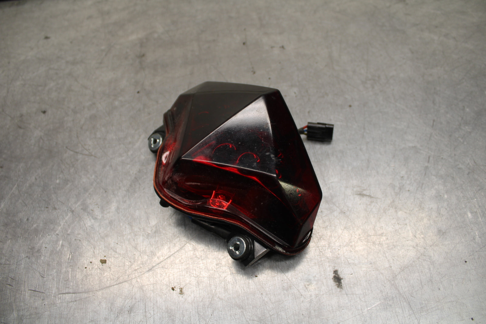 14-15 KAWASAKI NINJA 650 EX650F ABS REAR TAIL TAILLIGHT BACK BRAKE LIGHT BB741