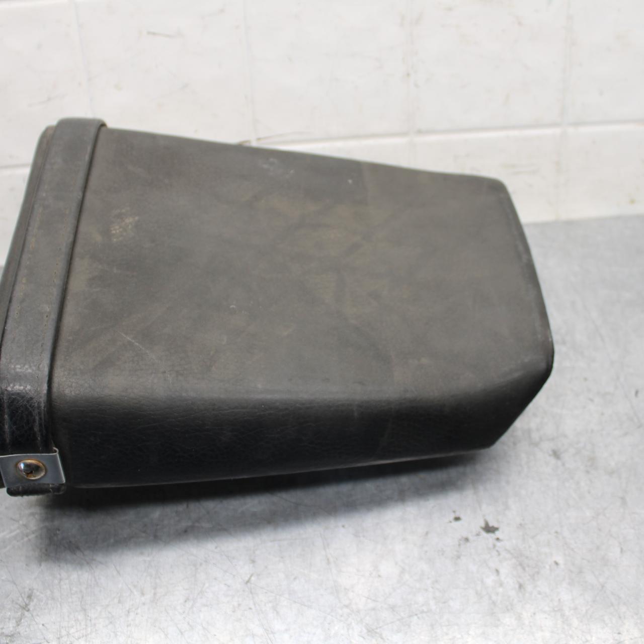 89-90 YAMAHA FZR600 REAR BACK PASSENGER TANDEM SEAT PAD SADDLE PILLION BB76
