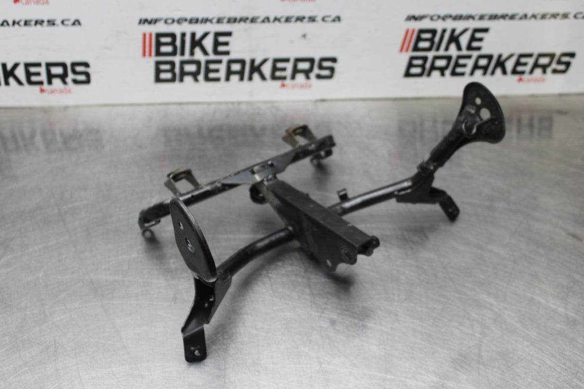 08 HONDA CBR125R UPPER FAIRING MIRROR GAUGES STAY BRACKET BB839
