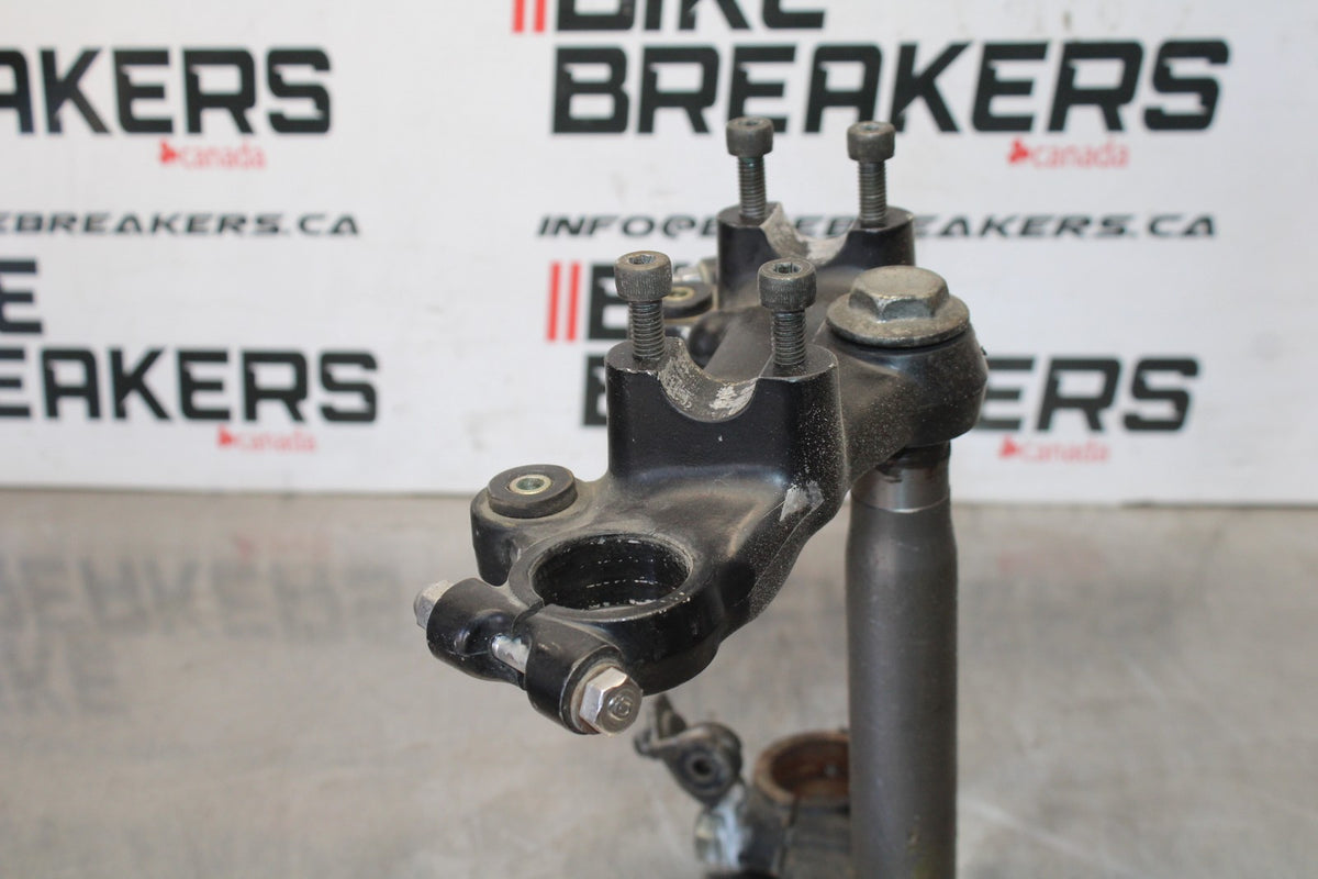 81 YAMAHA MAXIM 550 XJ550 FORKS CLAMP UPPER LOWER TRIPLE TREE STEM BB866