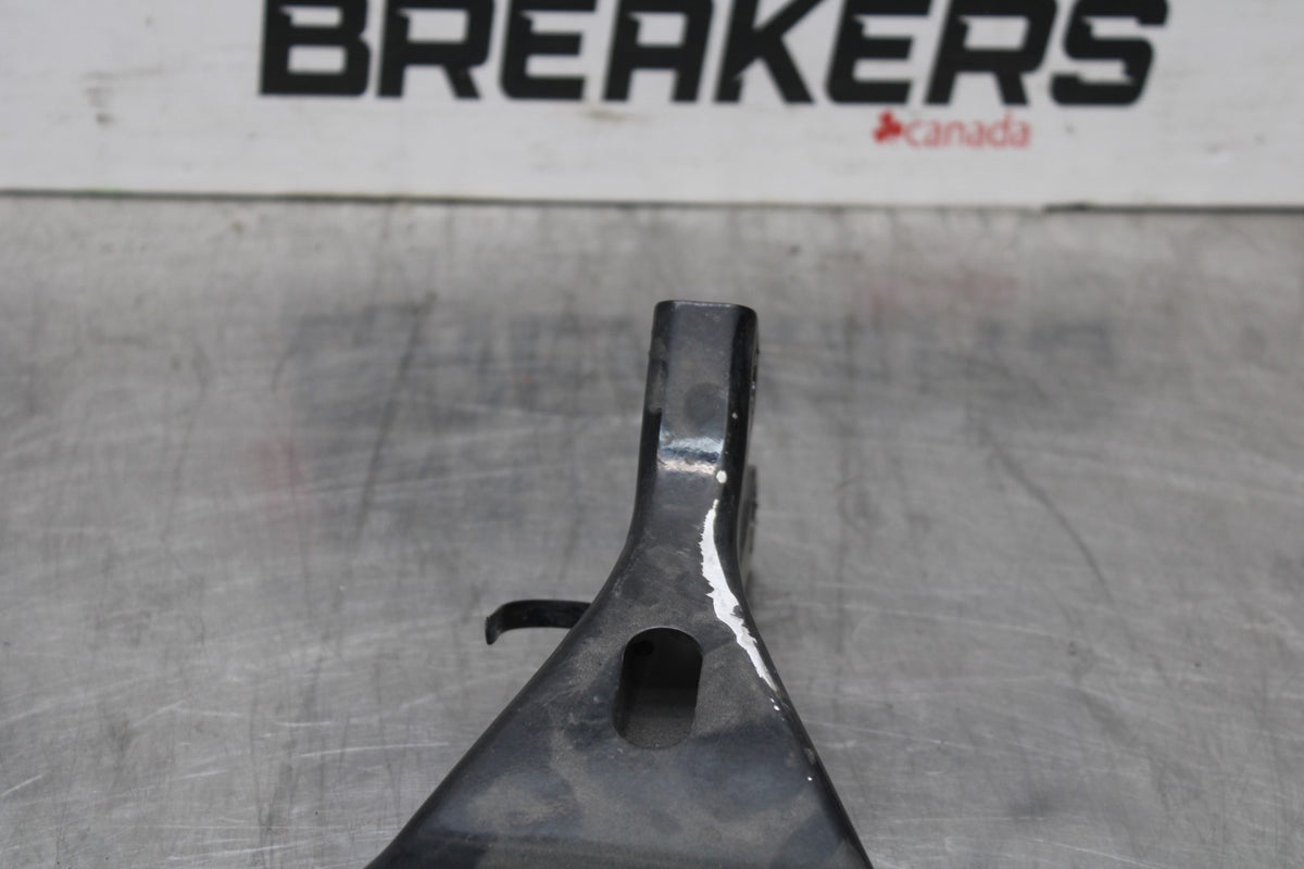 98 KAWASAKI NINJA ZX6 UPPER GAUGES STAY BRACKET BB870