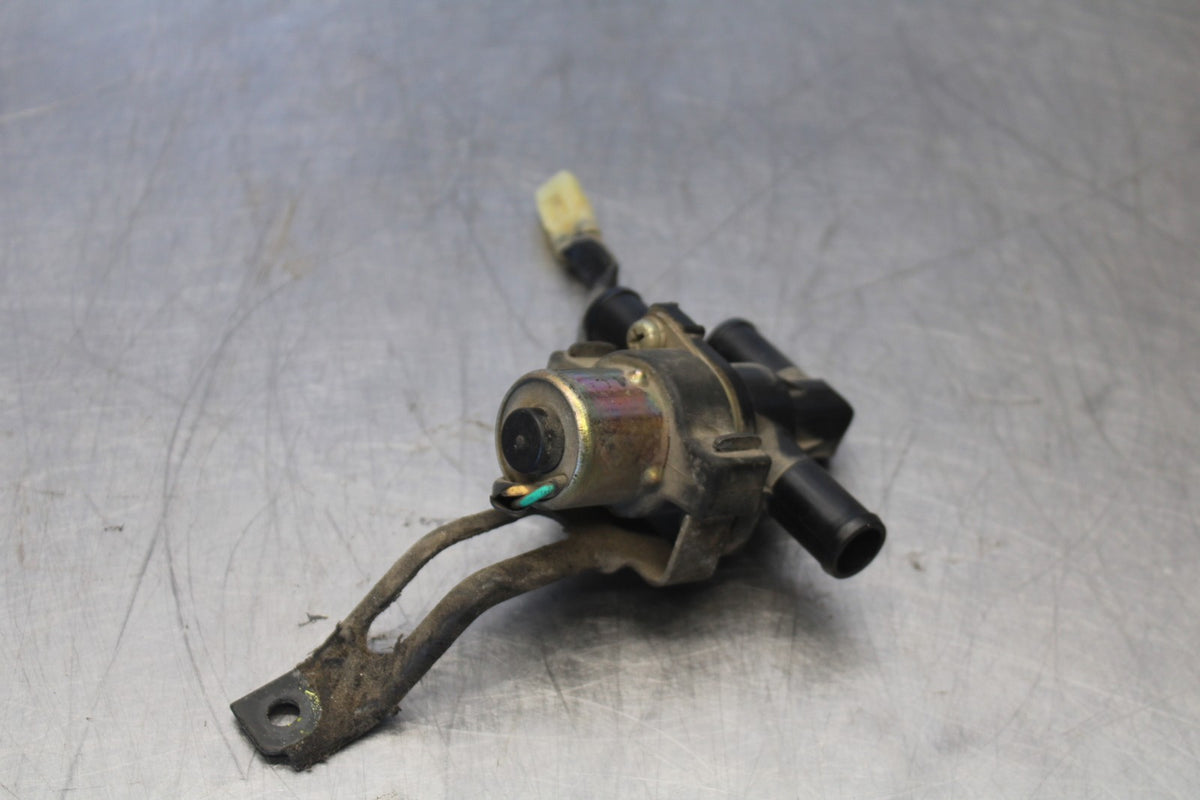 05 YAMAHA YZF R6 AIR VALVE SOLENOID TOP ENGINE SWITCH SENSOR BB894