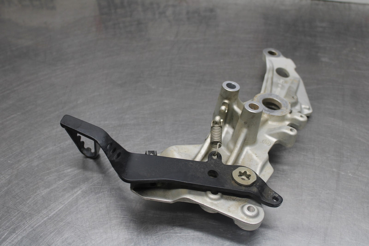 19 BMW F750GS RIGHT REARSET REAR SET DRIVER FOOT PEG REST STOP BB938