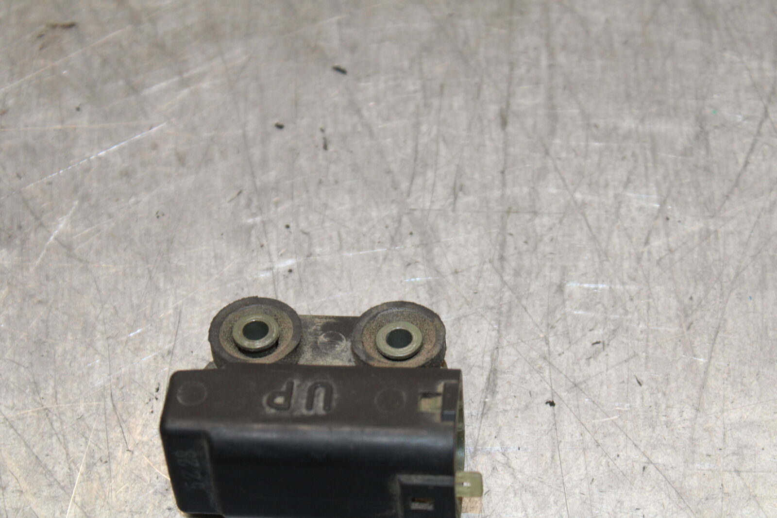 06 YAMAHA YZF R6 TIP OVER BANK ANGLE CRASH SENSOR SWITCH  5PS-82576-01-00 BB716