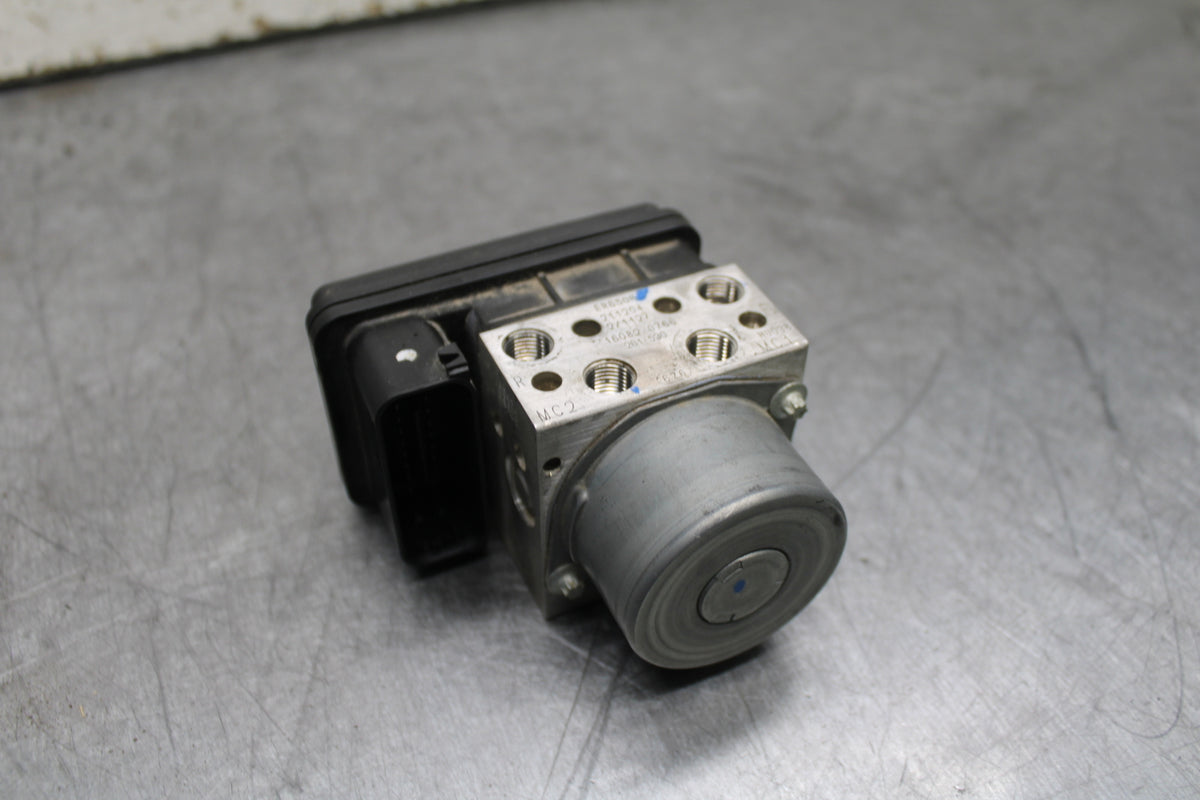 18-24 KAWASAKI NINJA 650 ABS PUMP UNIT MODULE BB725