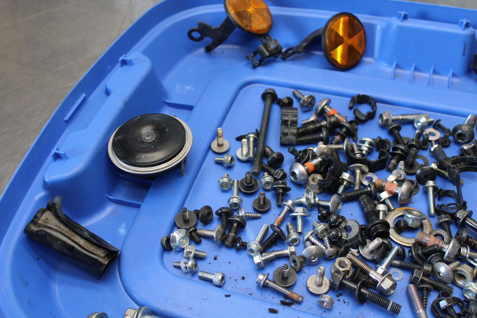 22-25 YAMAHA YZF R7 MOUNTING BOLTS HARDWARE MOTOR SCREWS BB176