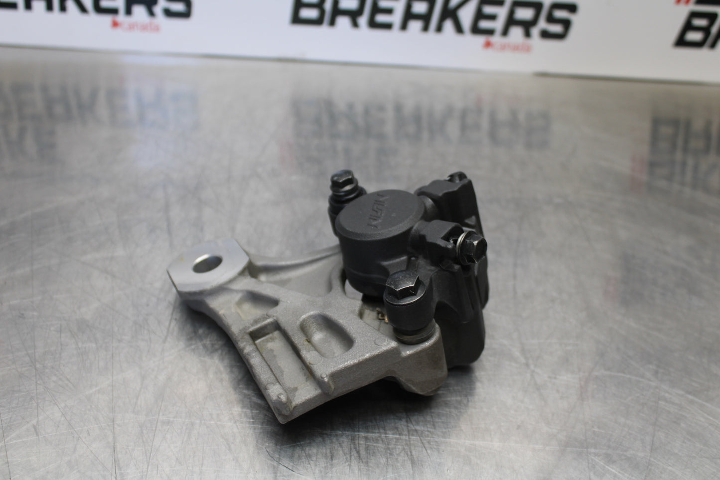 09-15 YAMAHA FZ6R REAR BACK BRAKE CALIPER W MOUNT BRACKET BB161