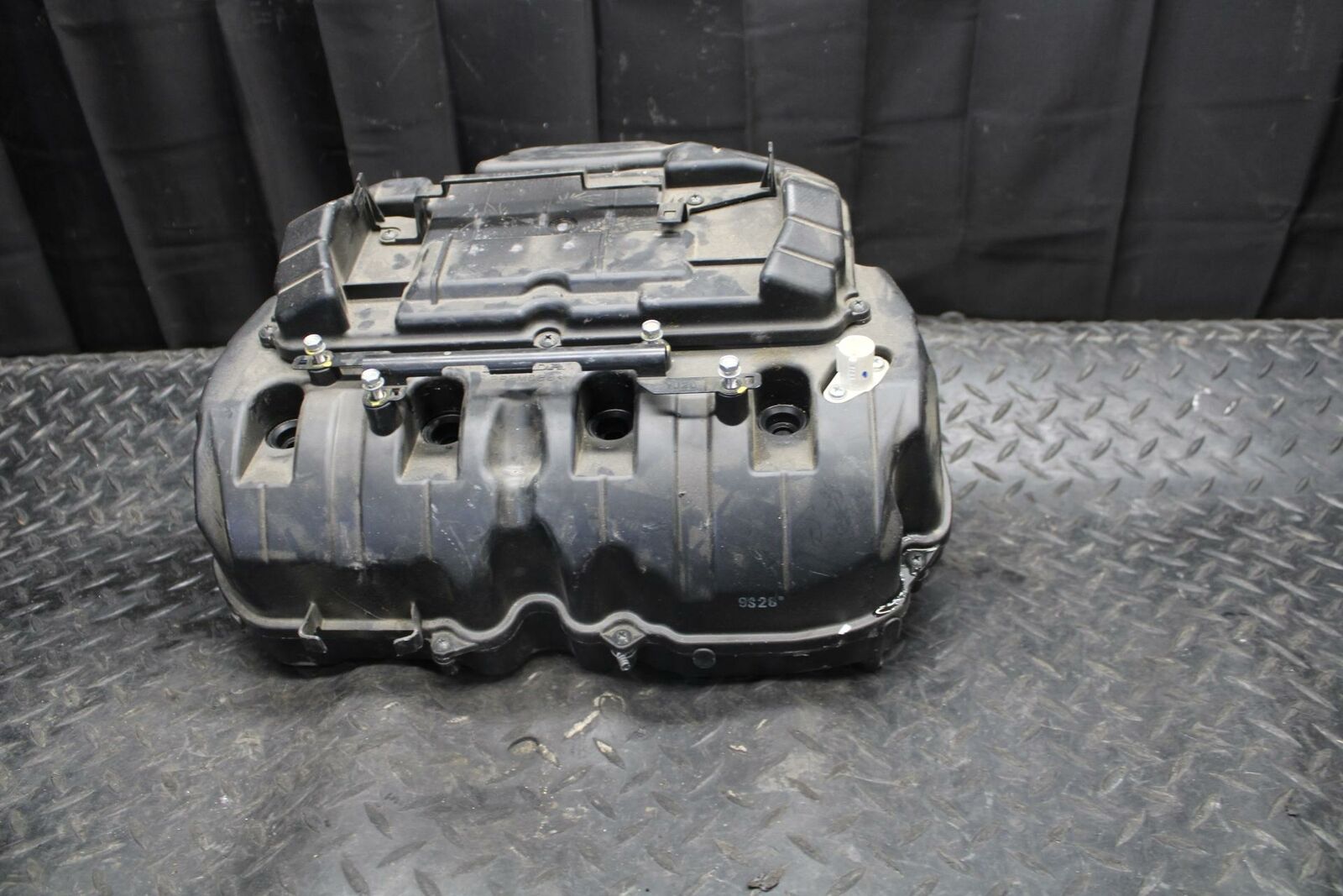 10-11 HONDA CBR1000RR AIRBOX AIR INTAKE FILTER BOX BB228