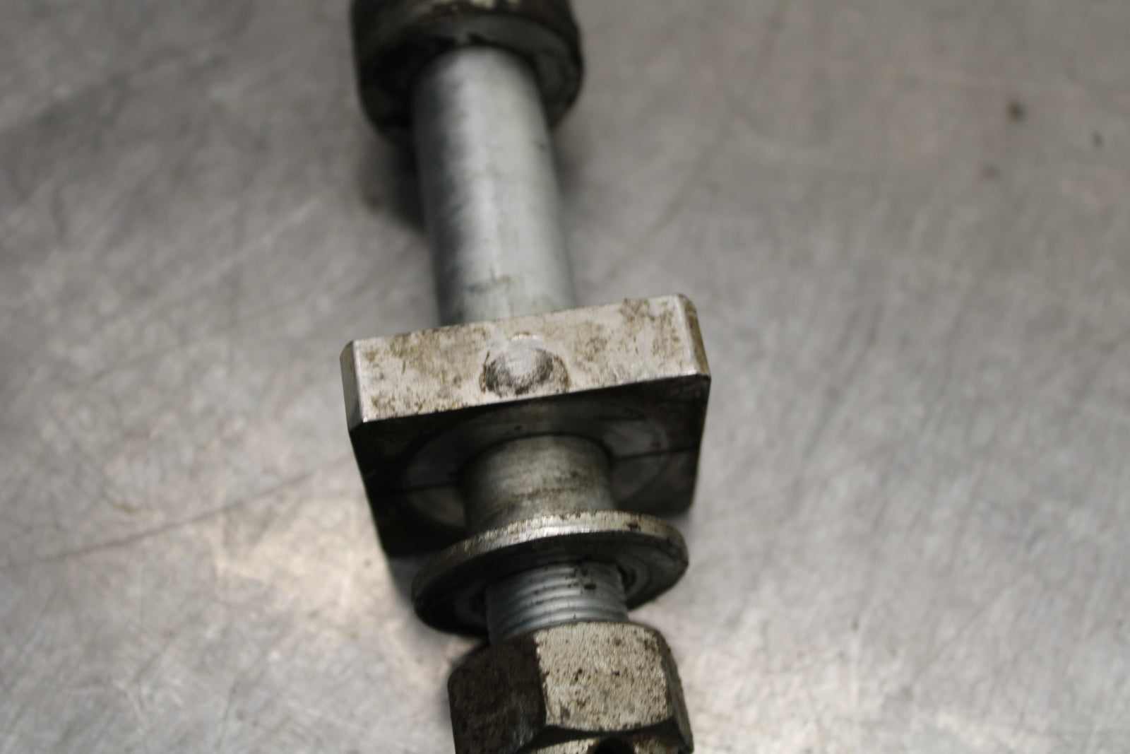 12-17 KAWASAKI NINJA 650 REAR AXLE BACK WHEEL RIM PIVOT BOLT AXEL BB129