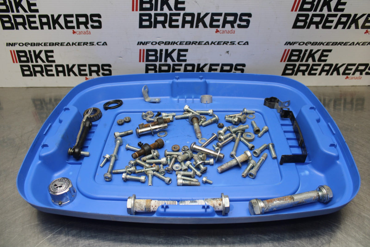 07 HARLEY-DAVIDSON SPORTSTER 1200 CUSTOM XL1200C BOLTS HARDWARE BB833