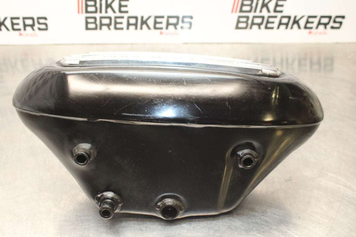 05 TRIUMPH ROCKET III ENGINE OIL TANK PAN BOX BB186