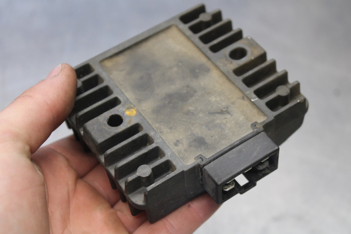 03-04 YAMAHA YZF R6 RECTIFIER VOLTAGE REGULATOR BB890