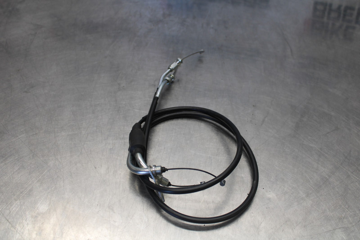 18 SUZUKI GSXR750 THROTTLE CABLES LINES BB891