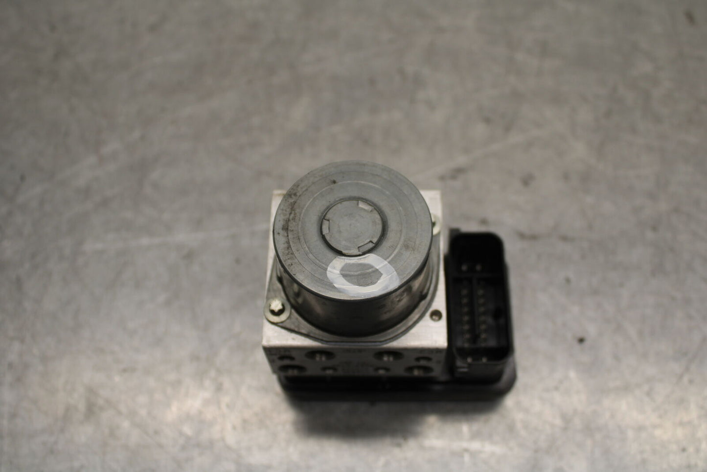 16 KAWASAKI NINJA ZX10R ABS PUMP UNIT MODULE 16082-0757 BB650