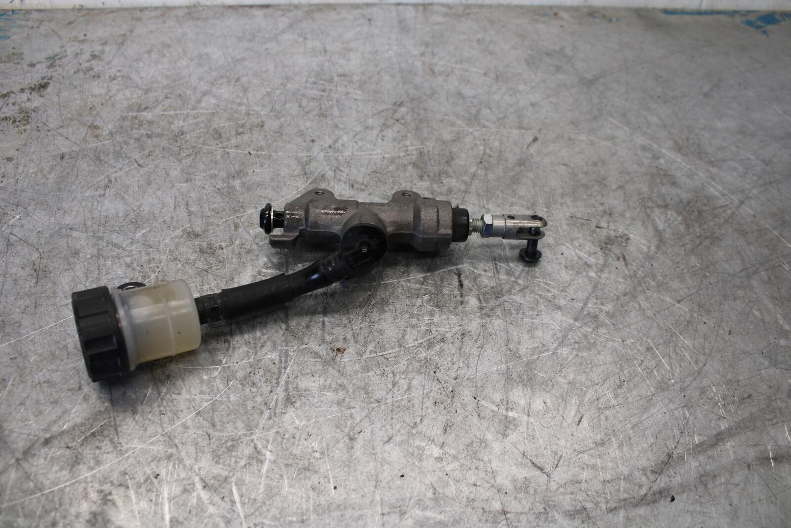 08-16 YAMAHA YZF R6 REAR BACK BRAKE MASTER CYLINDER W RESERVOIR BB431