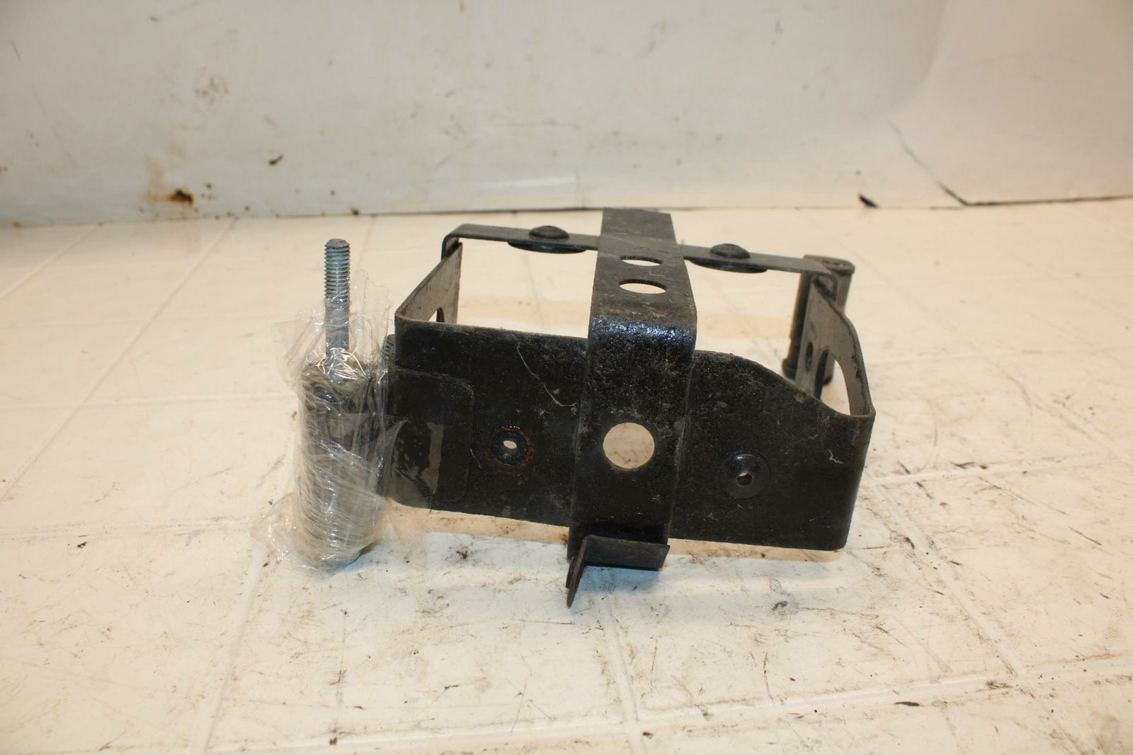72 HONDA CB500 K1 BATTERY TRAY BOX BB24