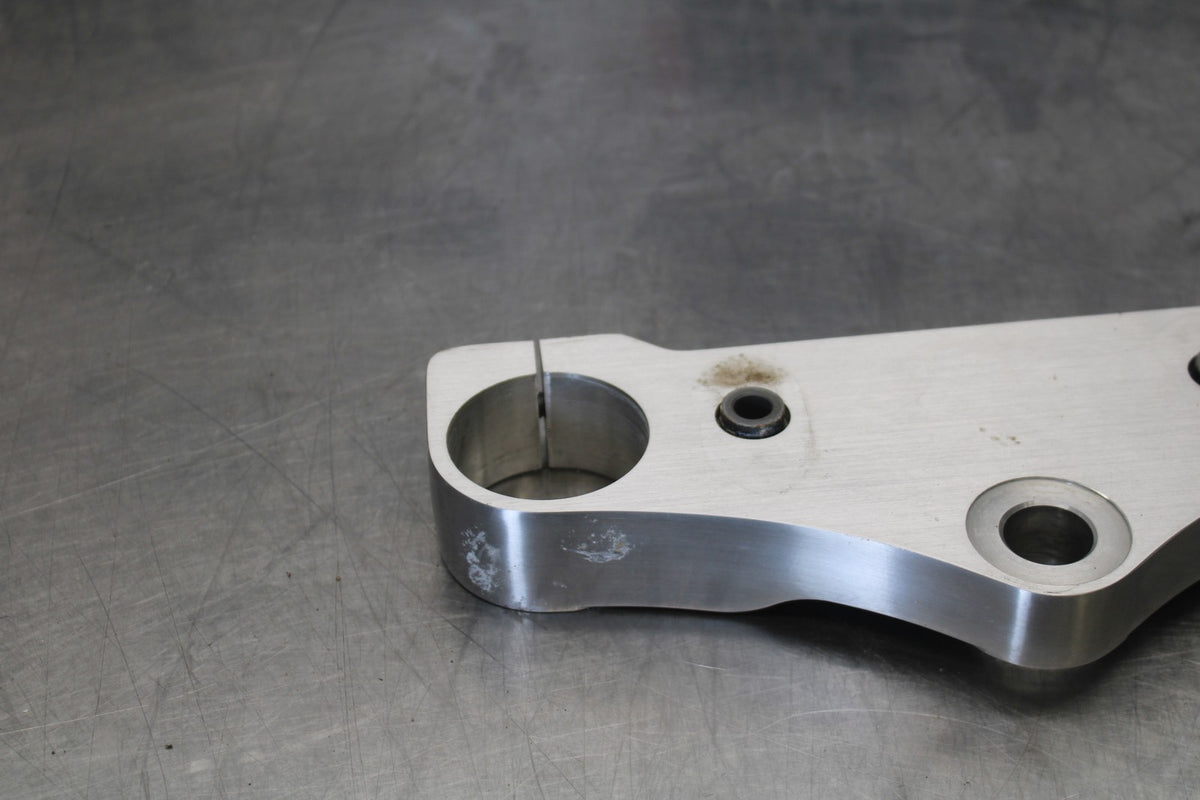 07 SUZUKI BOULEVARD M50 FORKS UPPER TRIPLE TREE CLAMP BB897