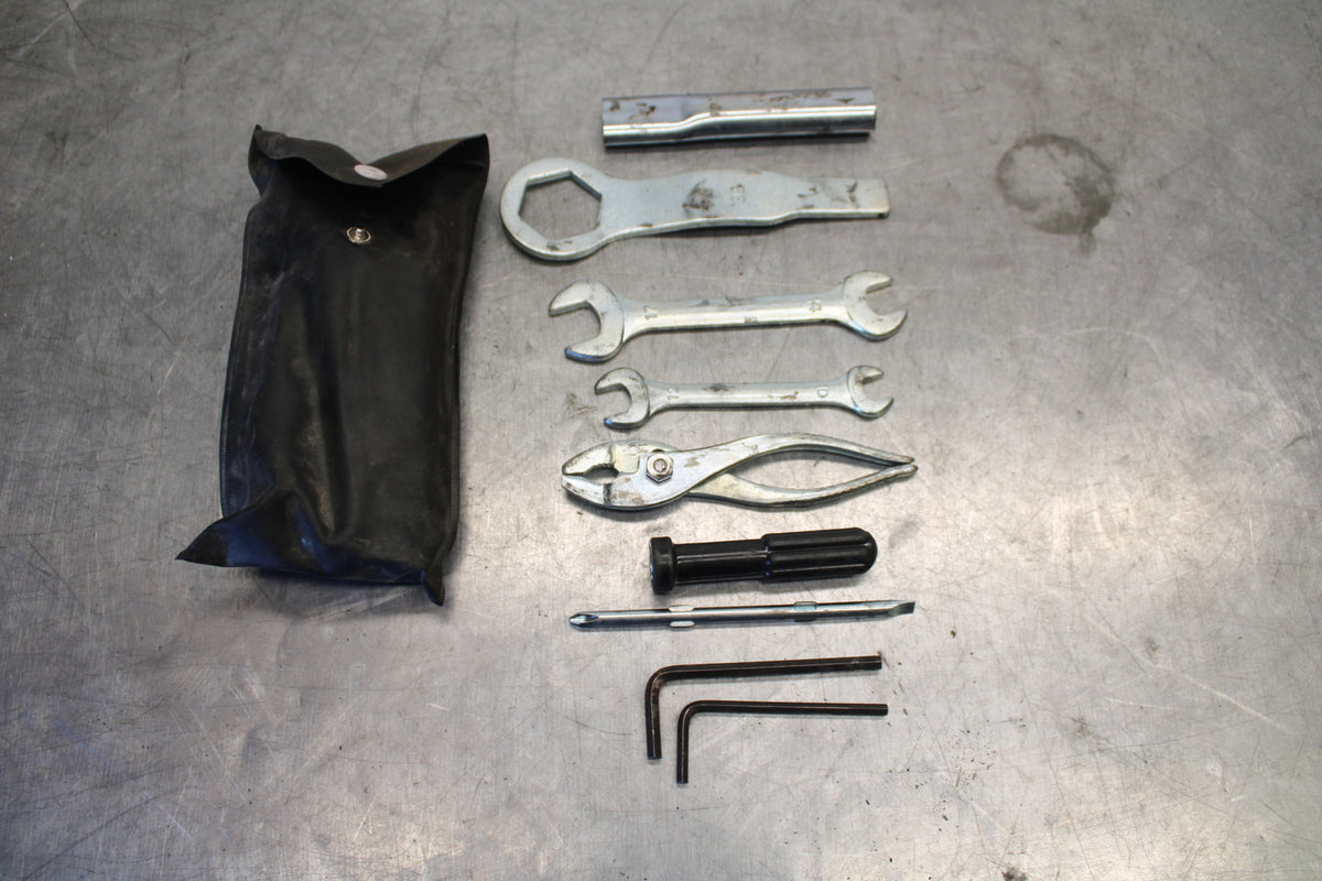 07-09 YAMAHA FZ6 STOCK TOOLS OEM TOOL BAG KIT SET BB713