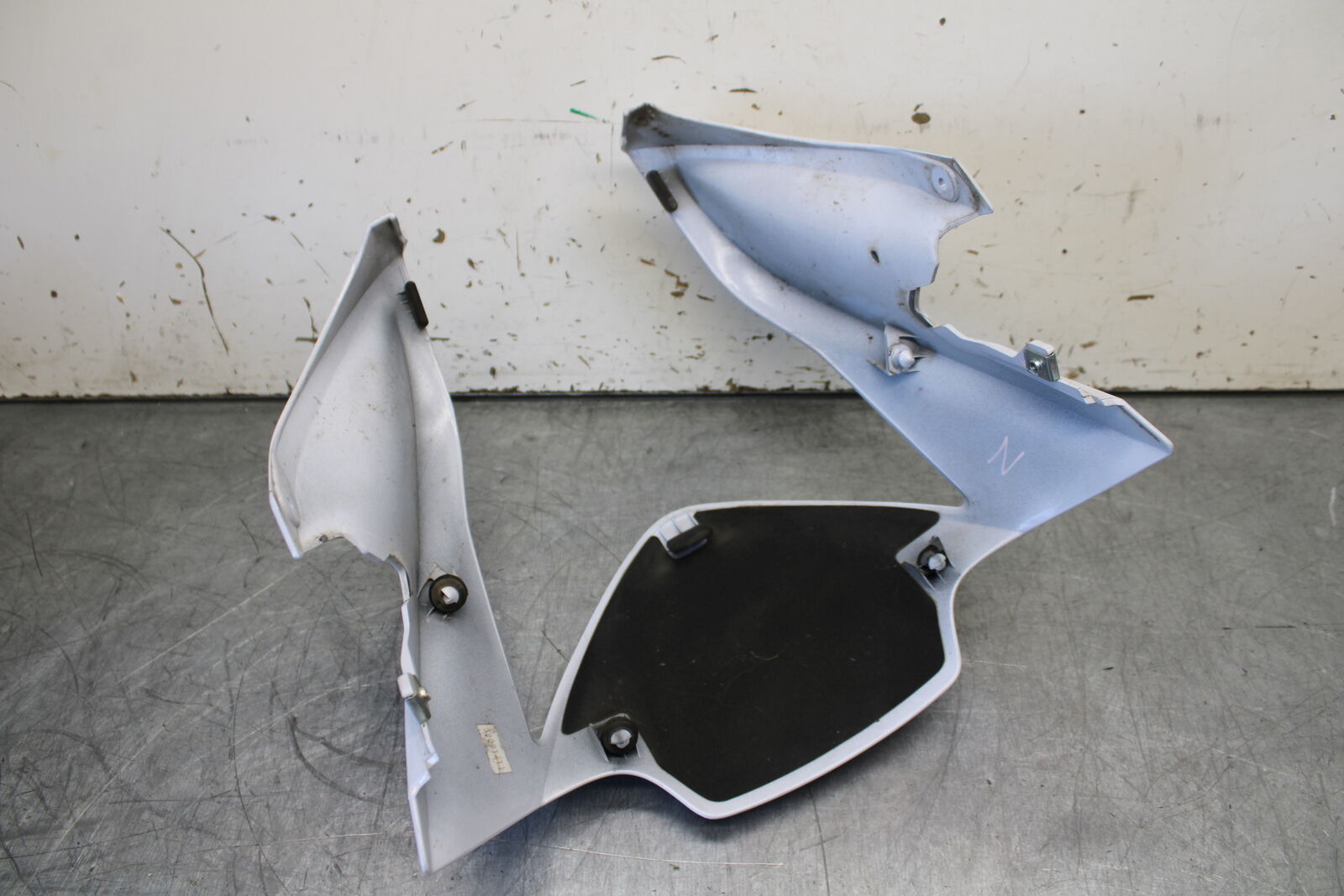 12-17 KAWASAKI ER-6N Z650 FRONT CENTER COWL FAIRING BB709
